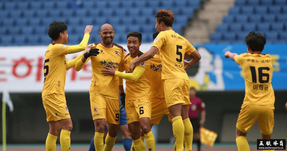 周三003韩足总杯：光州FC VS 蔚山现代，胜负比分深度剖析，坐拥主场能守得住蔚山？